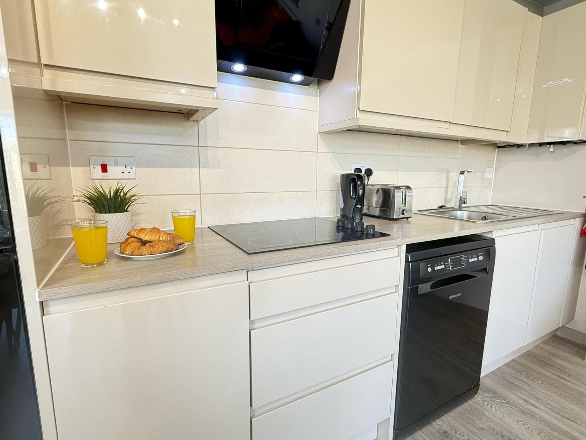 Horizon House, Stunning 2-Bedroom Flat 1, Parking, Netflix, Oxford Exterior foto